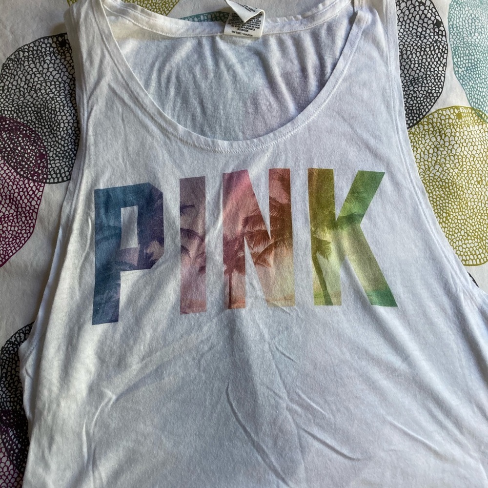 VS PINK TANK
